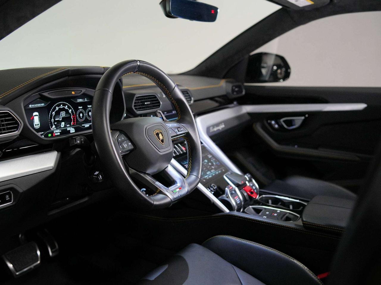 2022 Lamborghini Urus HUD | 22 IN Photo