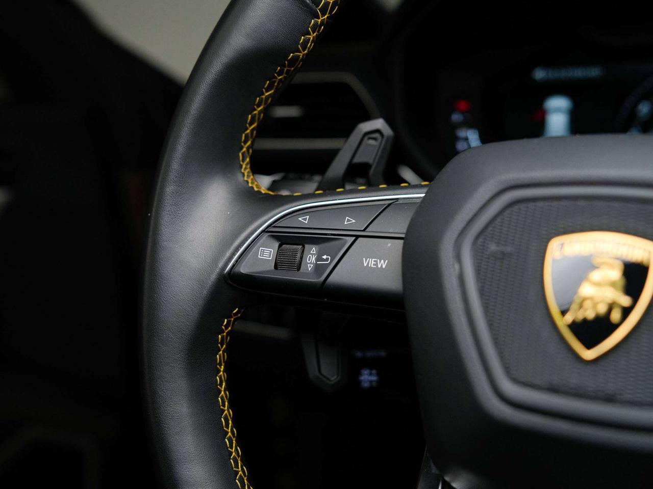 2022 Lamborghini Urus HUD | 22 IN Photo