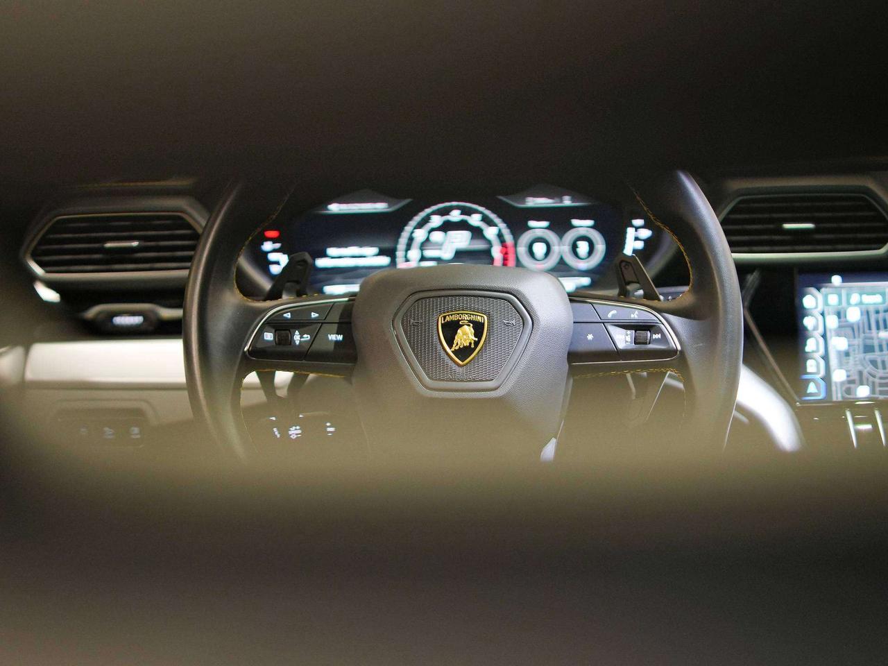 2022 Lamborghini Urus HUD | 22 IN Photo