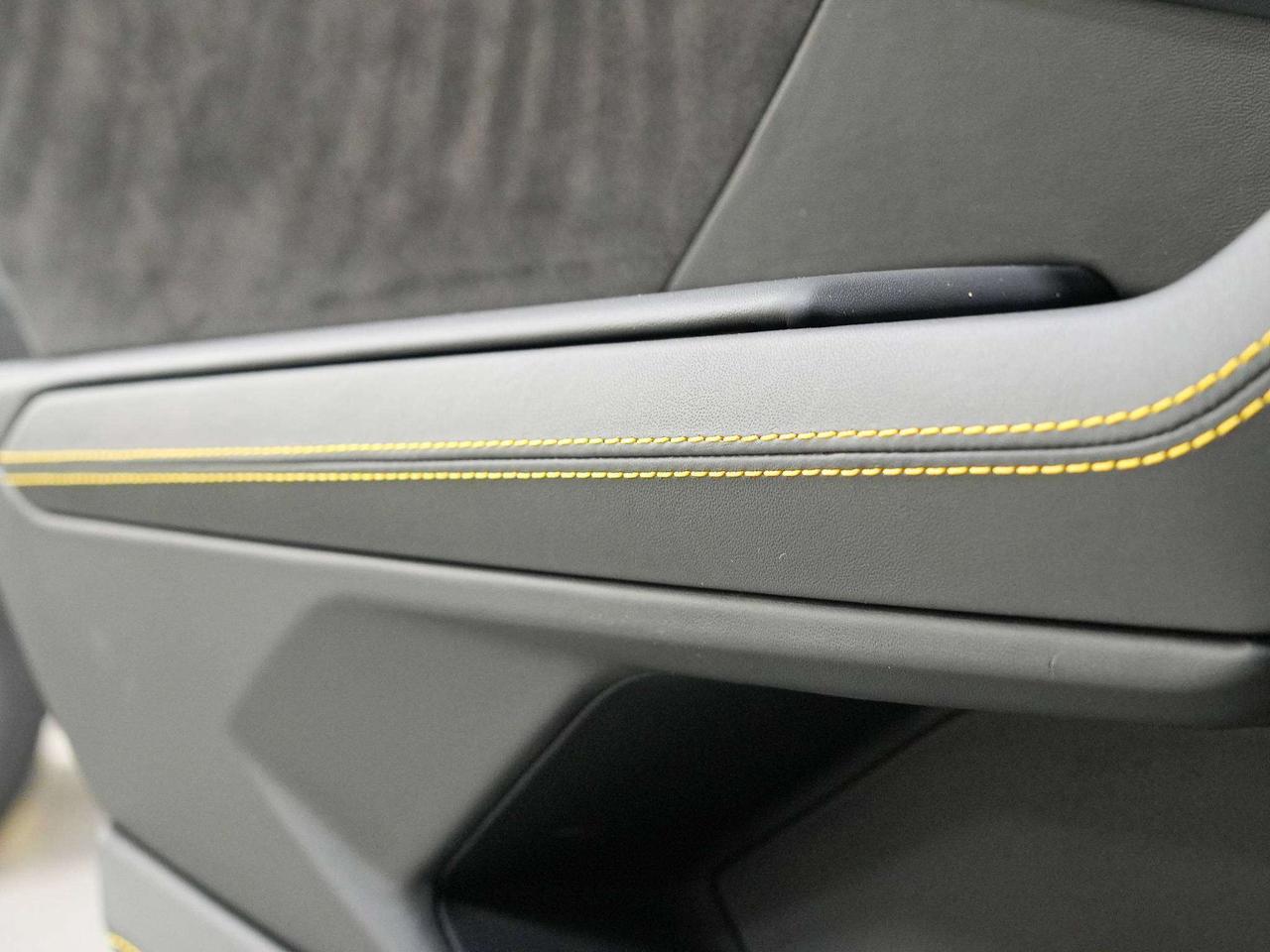 2022 Lamborghini Urus HUD | 22 IN Photo