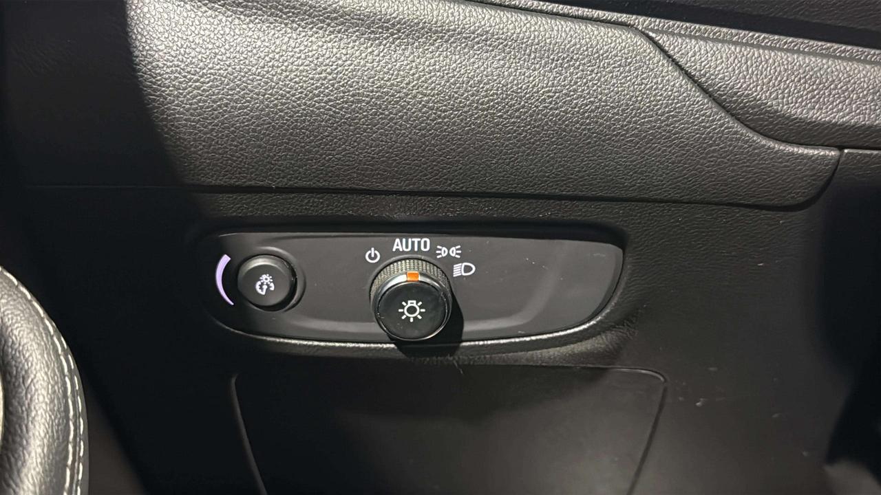2024 Buick Encore AVENIR AWD| CLN CARFAX| CONVENIENCE PKG|19" ALLOYS Photo