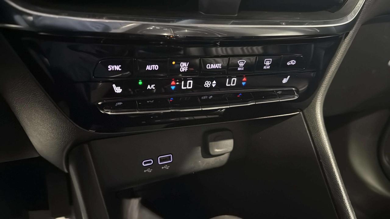 2024 Buick Encore AVENIR AWD| CLN CARFAX| CONVENIENCE PKG|19" ALLOYS Photo