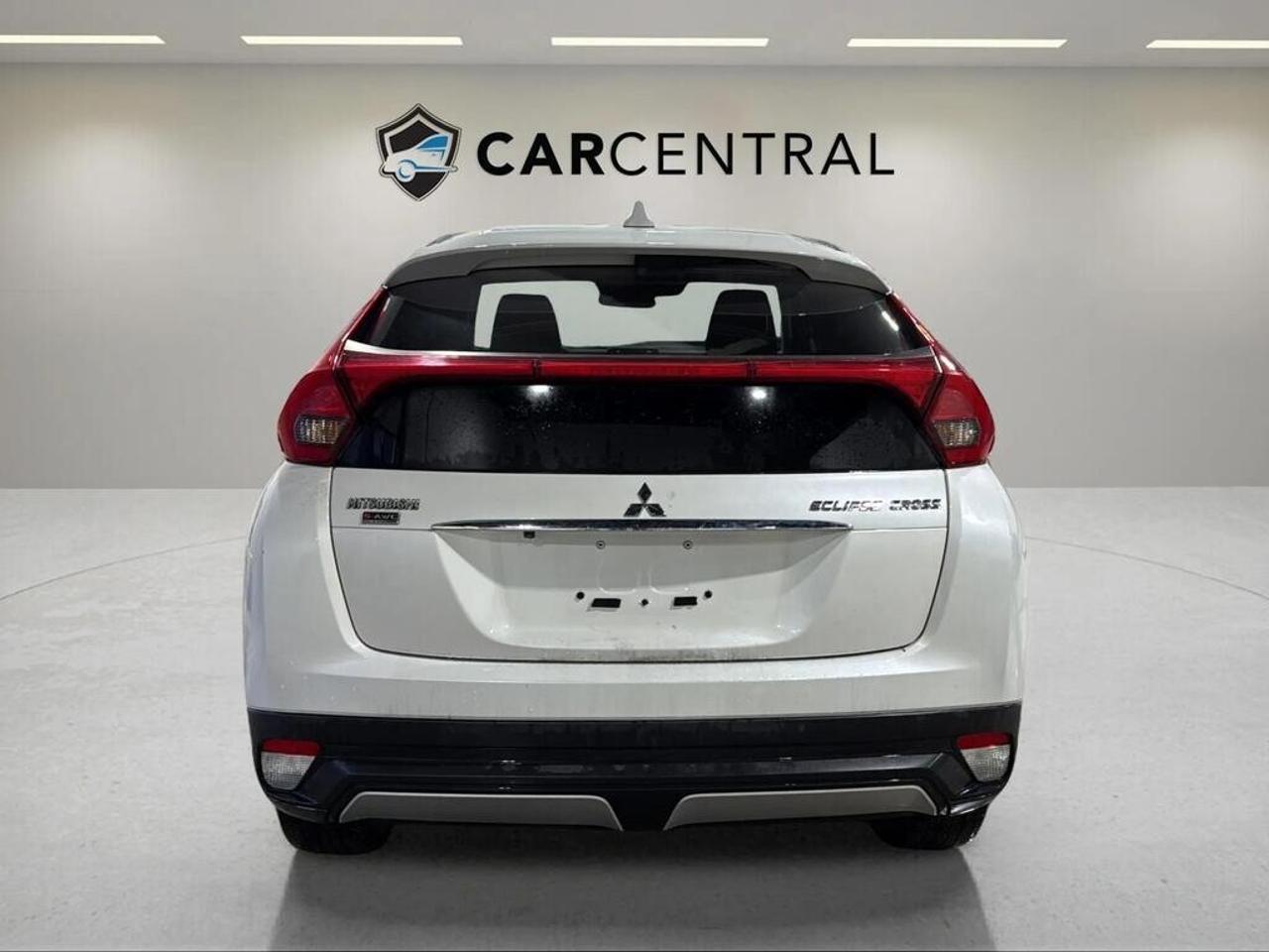 2019 Mitsubishi Eclipse Cross ES | HEATED SEATS| CLEAN CARFAX | AWD Photo