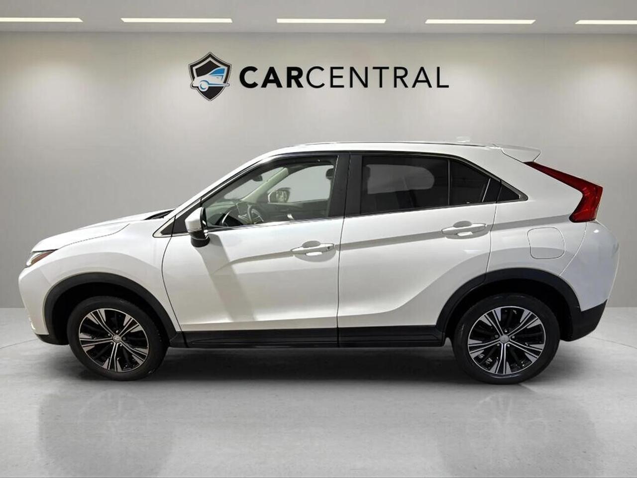 2019 Mitsubishi Eclipse Cross ES | HEATED SEATS| CLEAN CARFAX | AWD Photo