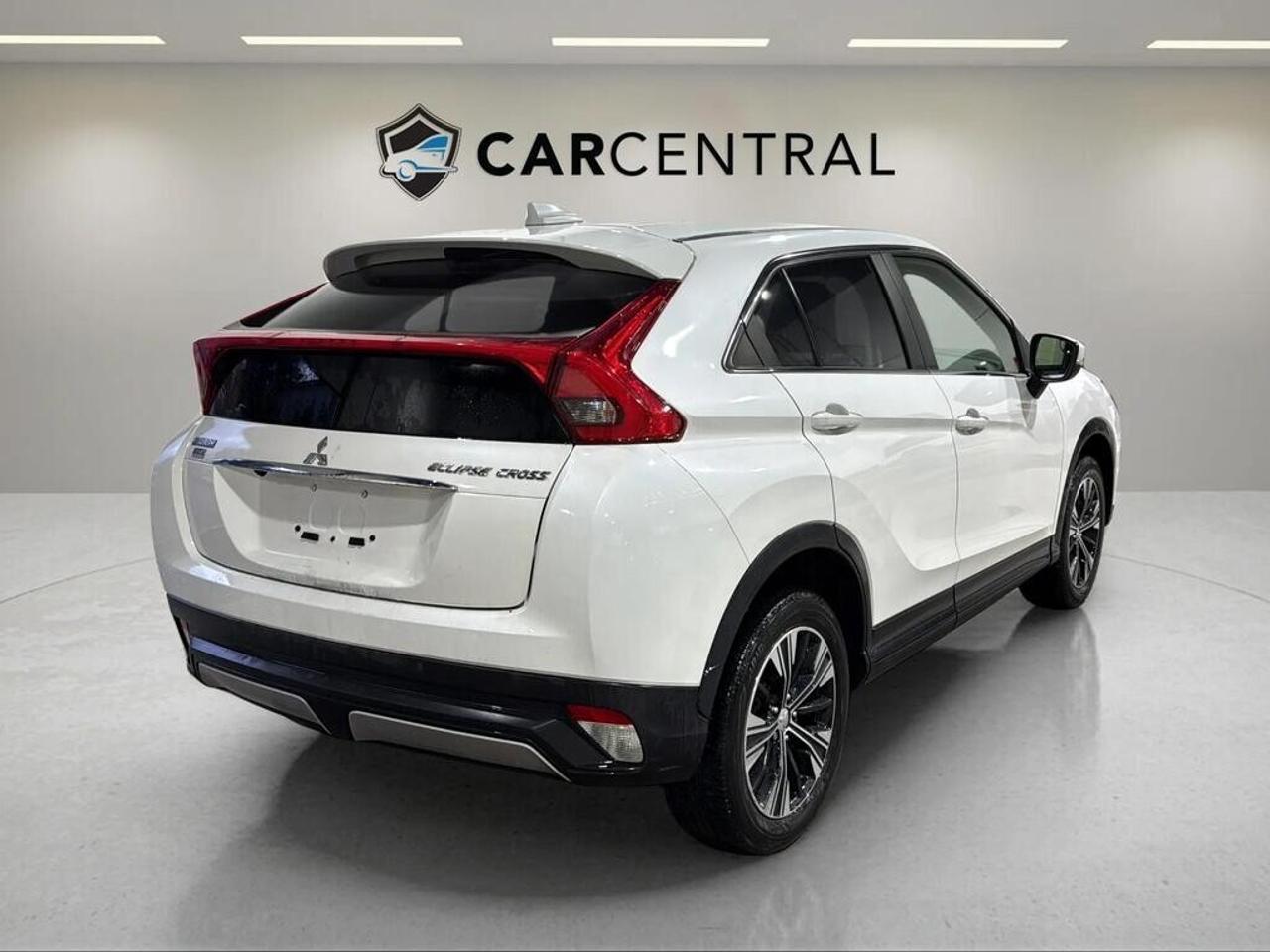2019 Mitsubishi Eclipse Cross ES | HEATED SEATS| CLEAN CARFAX | AWD Photo