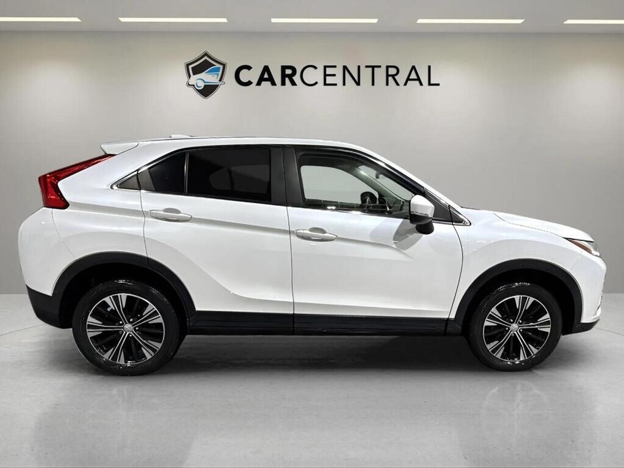 2019 Mitsubishi Eclipse Cross ES | HEATED SEATS| CLEAN CARFAX | AWD Photo