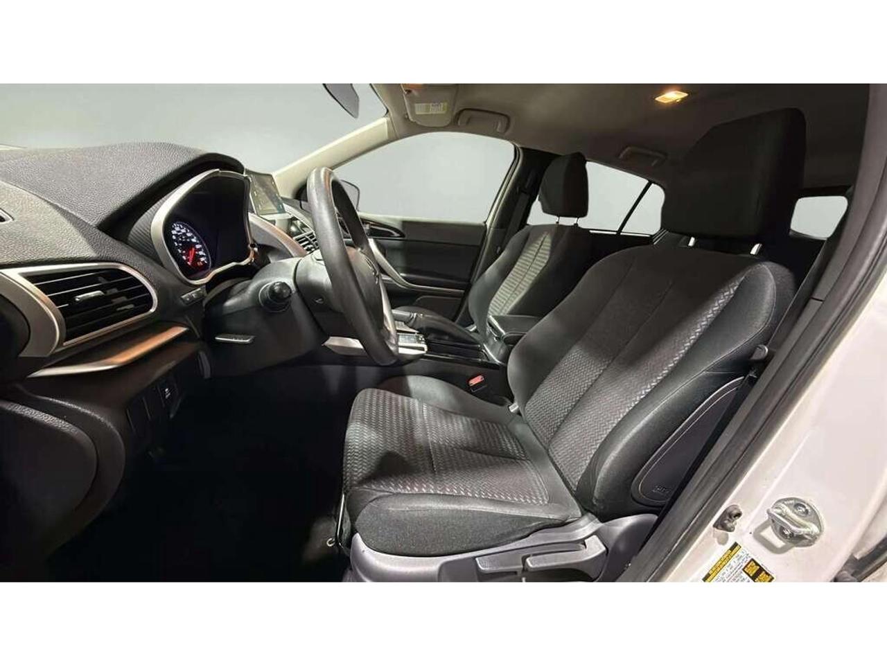 2019 Mitsubishi Eclipse Cross ES | HEATED SEATS| CLEAN CARFAX | AWD Photo
