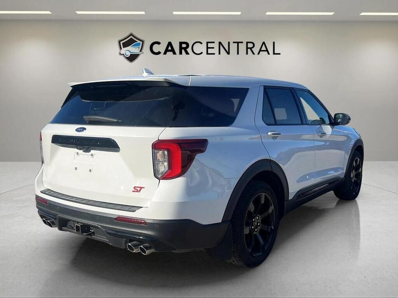 2022 Ford Explorer ST  AWD| Clean CARFAX| Blind Spot| Navi Photo4
