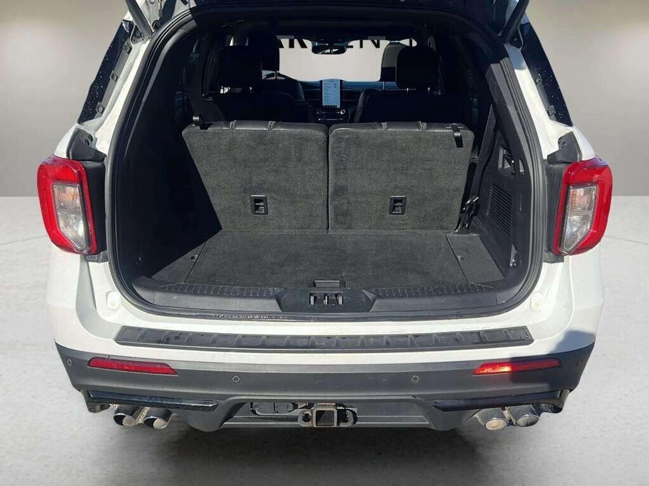 2022 Ford Explorer ST  AWD| Clean CARFAX| Blind Spot| Navi Photo