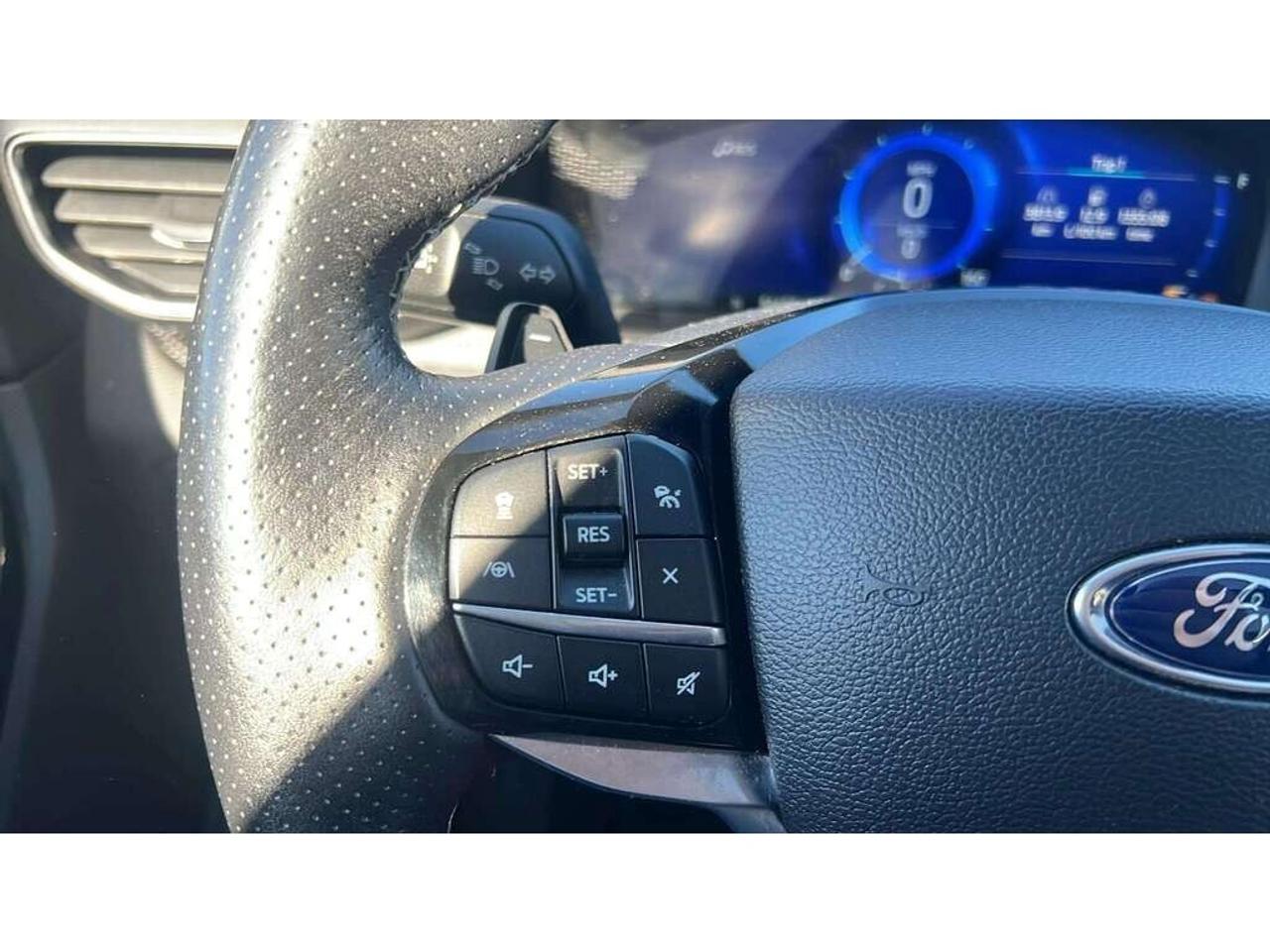 2022 Ford Explorer ST  AWD| Clean CARFAX| Blind Spot| Navi Photo