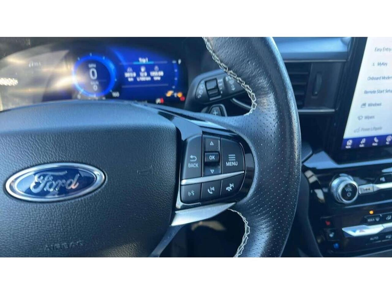 2022 Ford Explorer ST  AWD| Clean CARFAX| Blind Spot| Navi Photo
