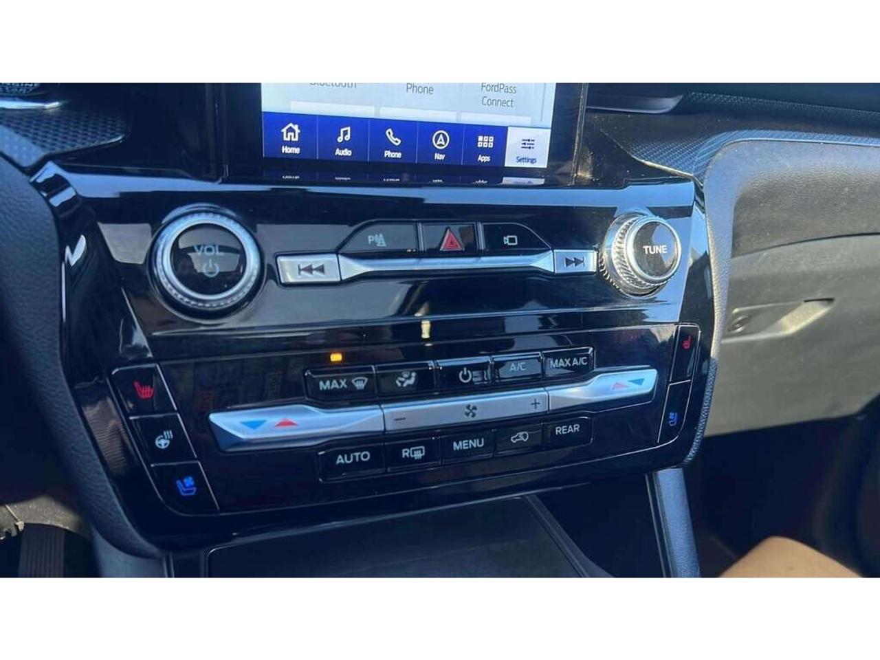 2022 Ford Explorer ST  AWD| Clean CARFAX| Blind Spot| Navi Photo