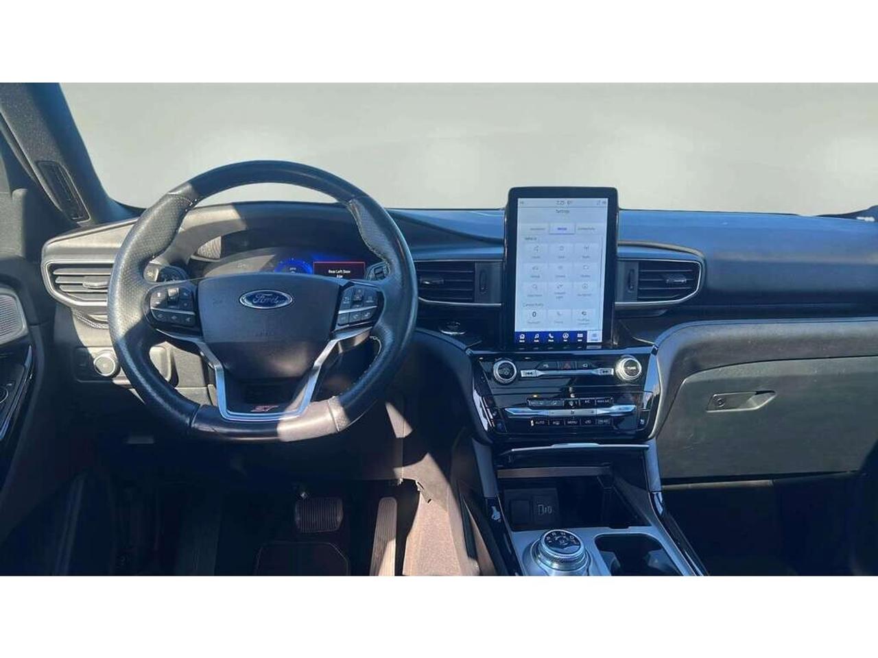 2022 Ford Explorer ST  AWD| Clean CARFAX| Blind Spot| Navi Photo
