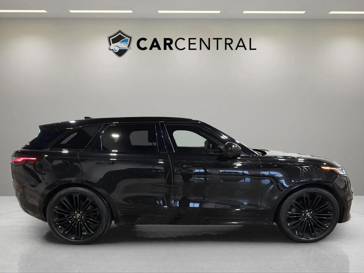 2024 Land Rover Range Rover Velar P400 DYNAMIC | CLEAN CARFAX| HEADSUP| CARPLAY Photo