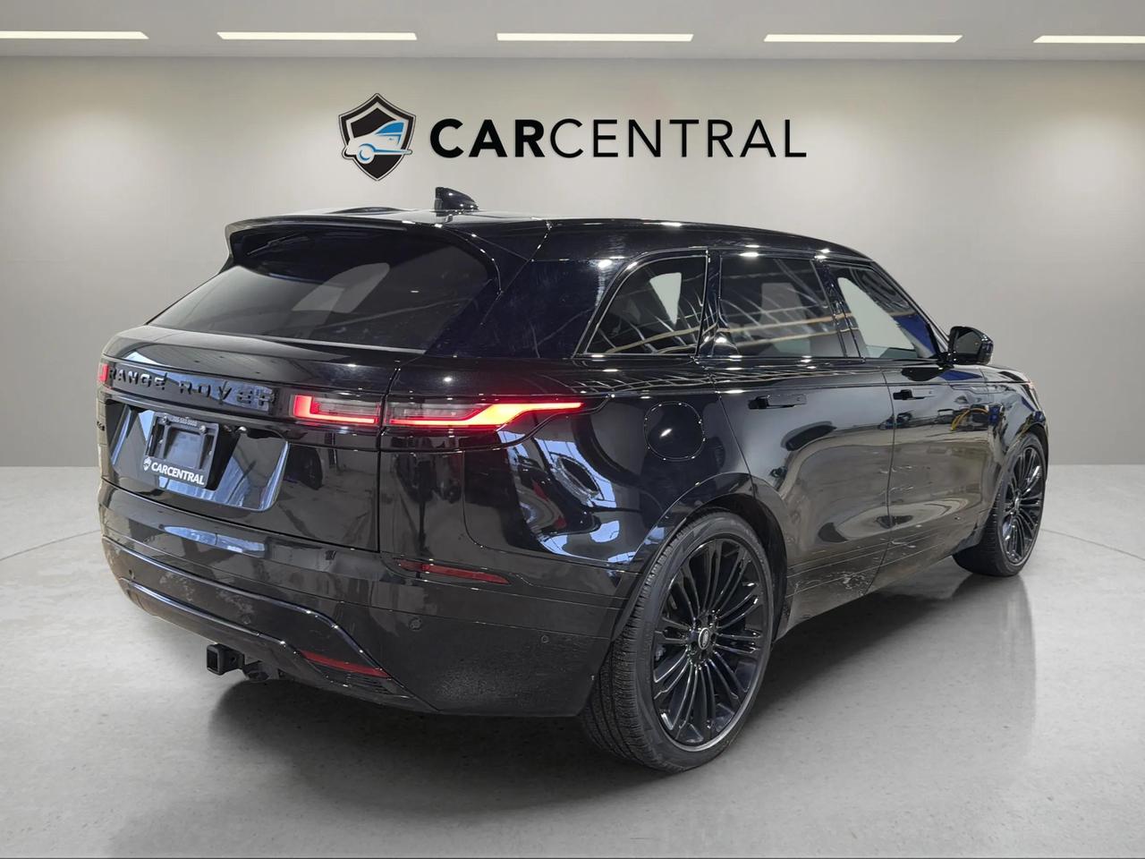 2024 Land Rover Range Rover Velar P400 DYNAMIC | CLEAN CARFAX| HEADSUP| CARPLAY Photo