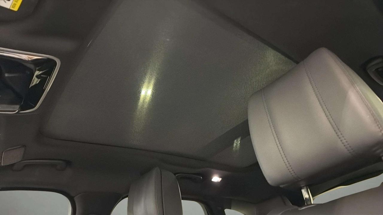 2024 Land Rover Range Rover Velar P400 DYNAMIC | CLEAN CARFAX| HEADSUP| CARPLAY Photo