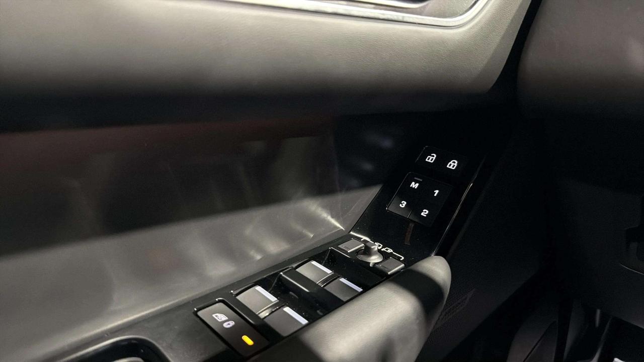 2024 Land Rover Range Rover Velar P400 DYNAMIC | CLEAN CARFAX| HEADSUP| CARPLAY Photo