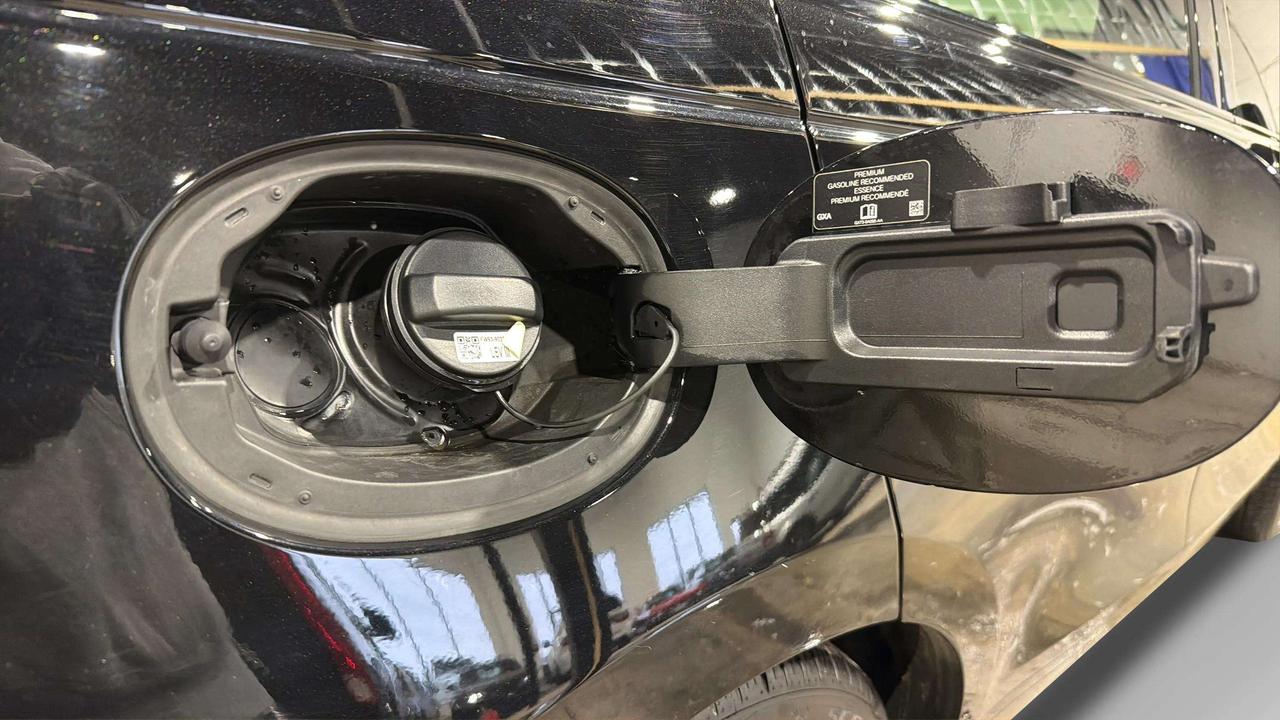 2024 Land Rover Range Rover Velar P400 DYNAMIC | CLEAN CARFAX| HEADSUP| CARPLAY Photo