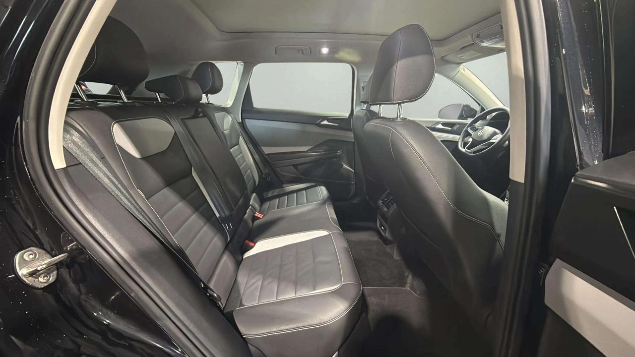 2023 Volkswagen Taos HIGHLINE AW|D 1OWNER| CLEAN CARFAX| PANO | CARPLAY Photo