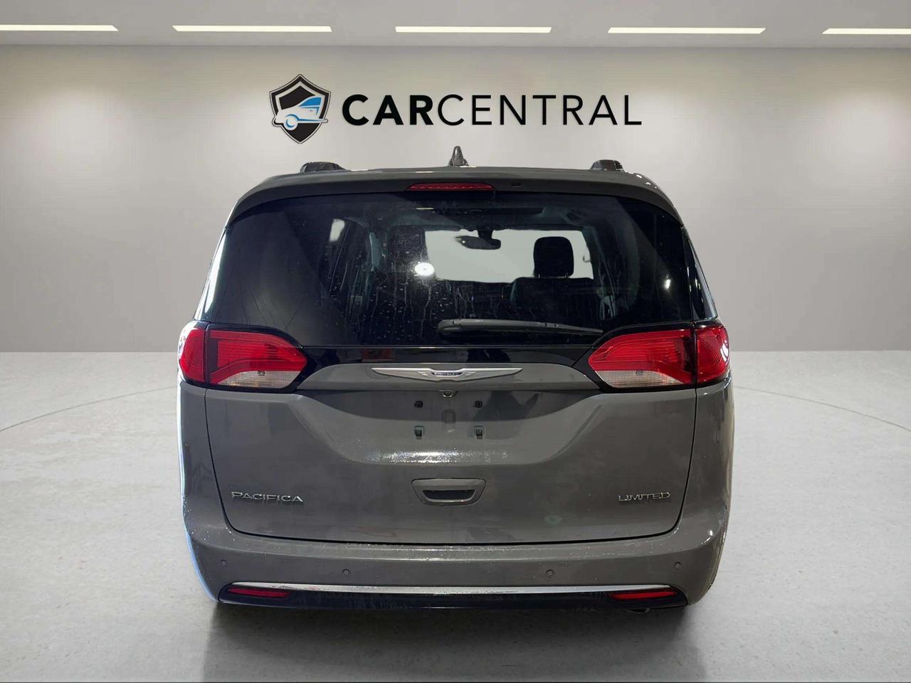 2020 Chrysler Pacifica LIMITED | LEATHER |SUNROOF| CLEAN CARFAX Photo