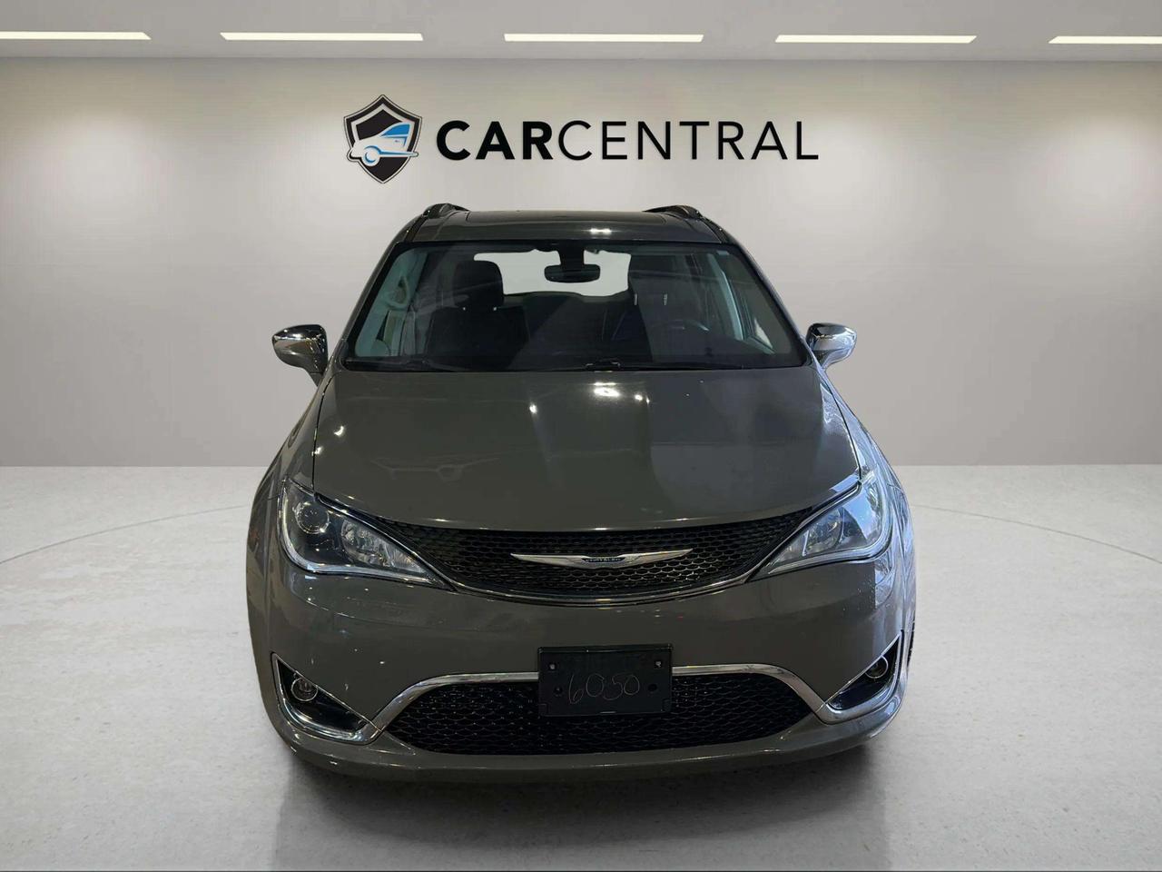 2020 Chrysler Pacifica LIMITED | LEATHER |SUNROOF| CLEAN CARFAX Photo