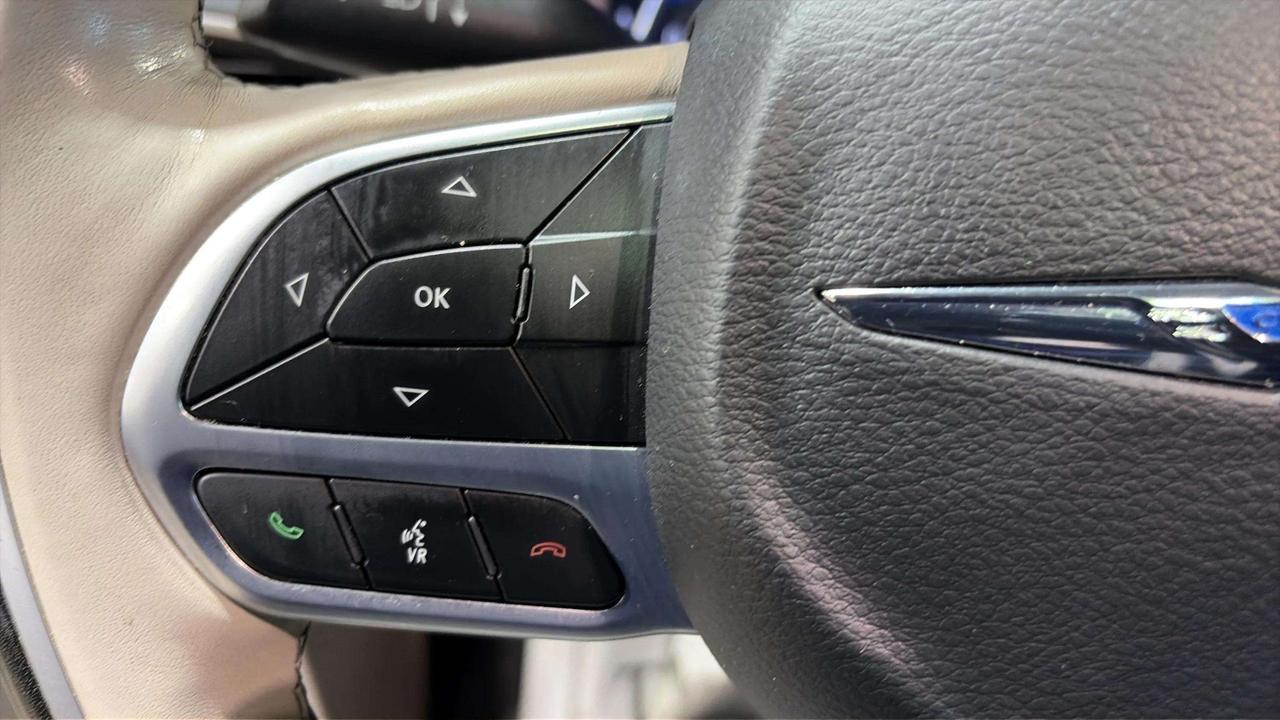 2020 Chrysler Pacifica LIMITED | LEATHER |SUNROOF| CLEAN CARFAX Photo