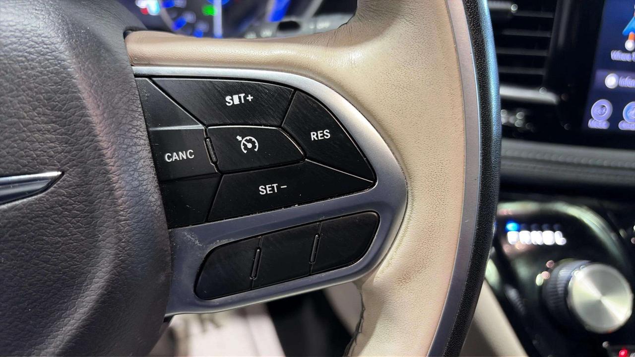 2020 Chrysler Pacifica LIMITED | LEATHER |SUNROOF| CLEAN CARFAX Photo