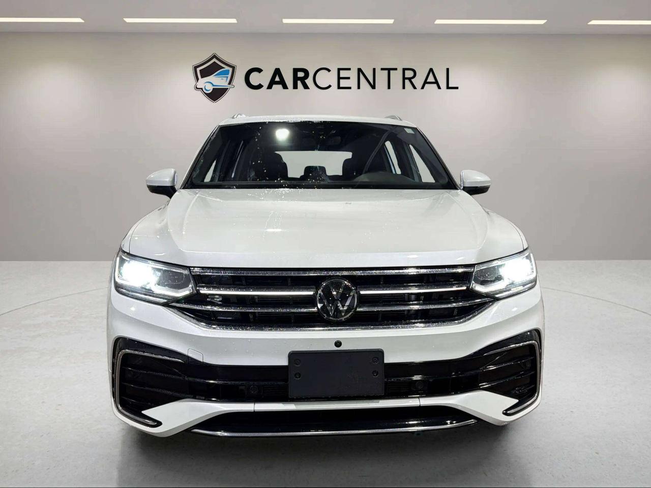 2023 Volkswagen Tiguan HIGHLINE | CLEAN CARFAX| R LINE | 1 OWNER | FENDER Photo
