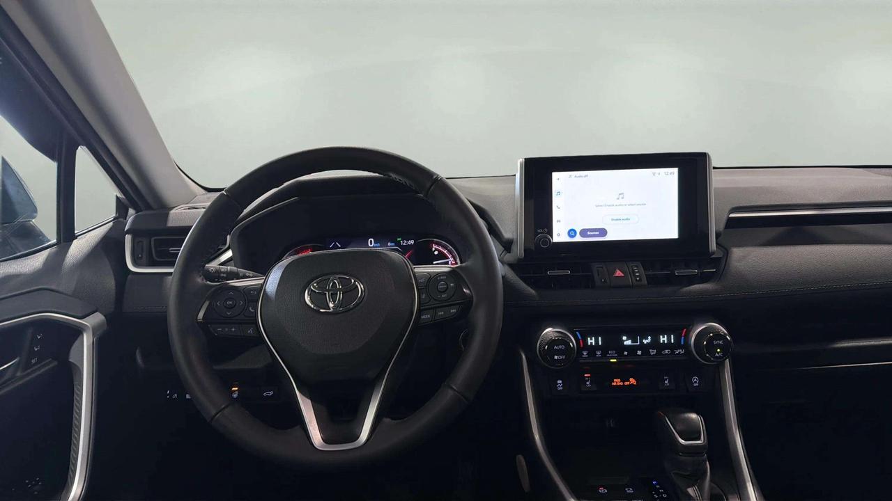 2024 Toyota RAV4 XLE PREMIUM| AWD| LEATHER| ROOF| NO ACCIDENT Photo