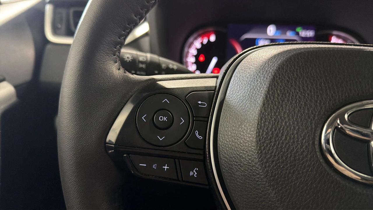 2024 Toyota RAV4 XLE PREMIUM| AWD| LEATHER| ROOF| NO ACCIDENT Photo