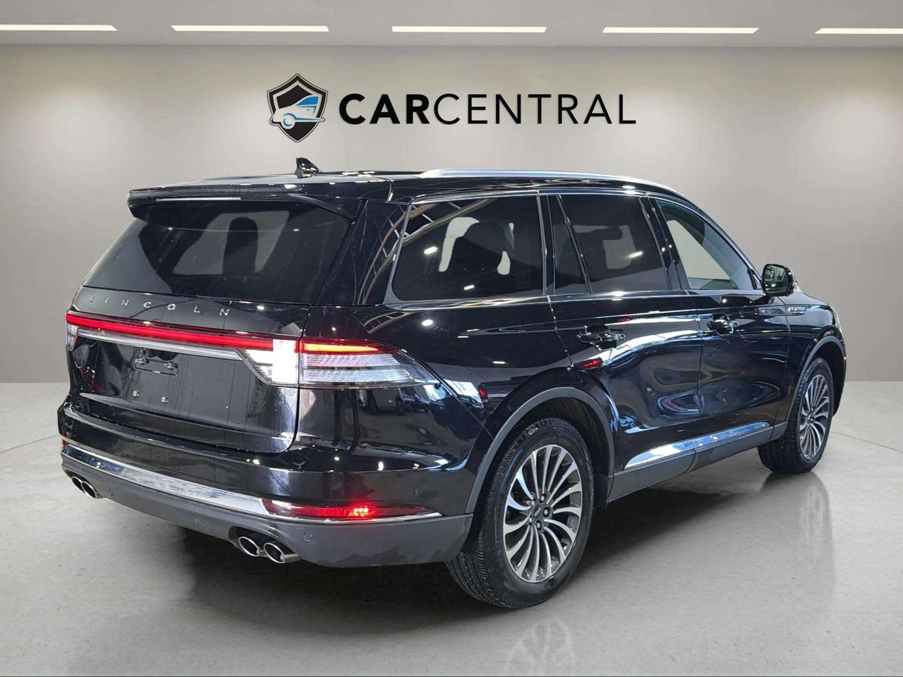 2023 Lincoln Aviator RESERVE| AWD | LEATHER | PANO ROOF Photo