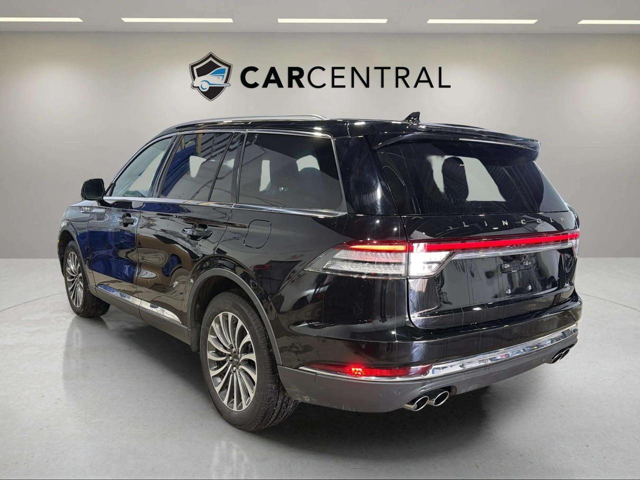 2023 Lincoln Aviator RESERVE| AWD | LEATHER | PANO ROOF Photo2