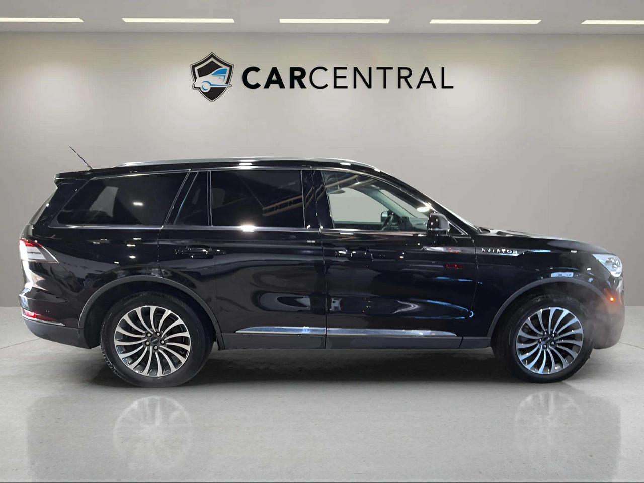 2023 Lincoln Aviator RESERVE| AWD | LEATHER | PANO ROOF Photo