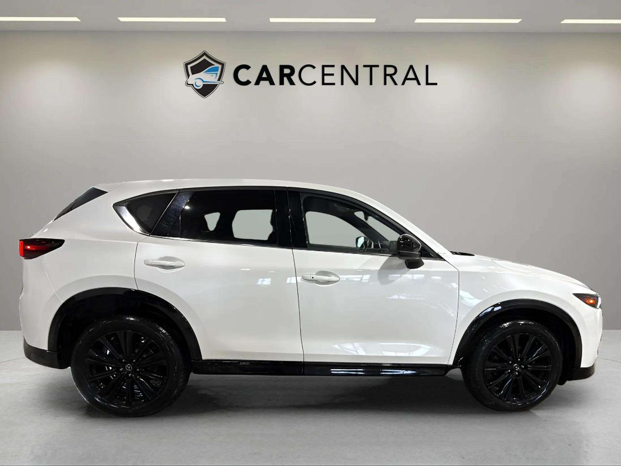 2022 Mazda CX-5 SPORT DESIGN | AWD| HEADSUP| LEATHER| CLEAN CARFAX Photo