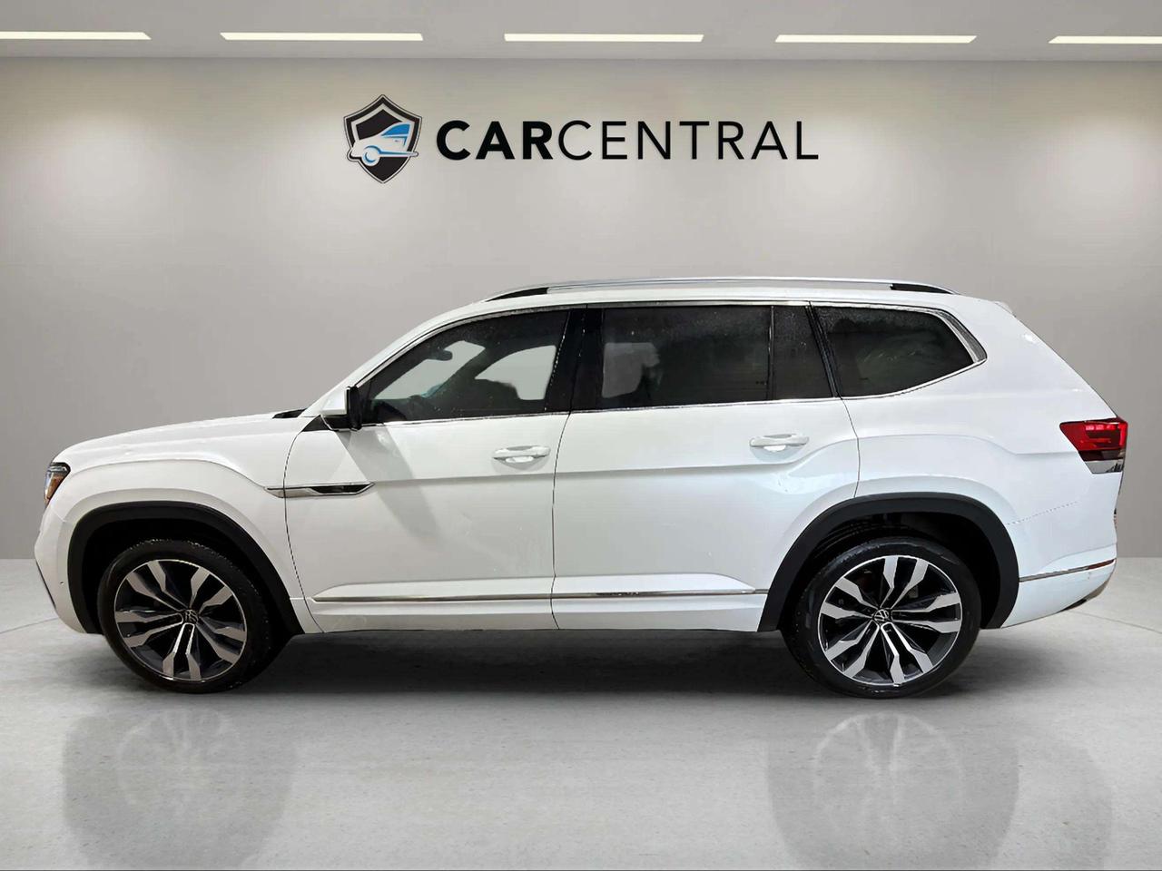 2021 Volkswagen Atlas EXECLINE R-LINE| AWD | PANO ROOF| CLEAN CARFAX Photo