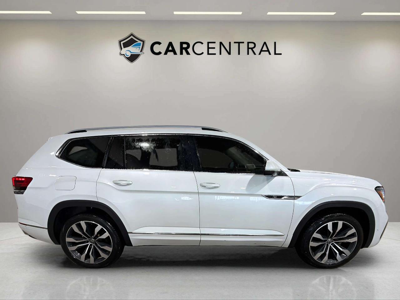 2021 Volkswagen Atlas EXECLINE R-LINE| AWD | PANO ROOF| CLEAN CARFAX Photo