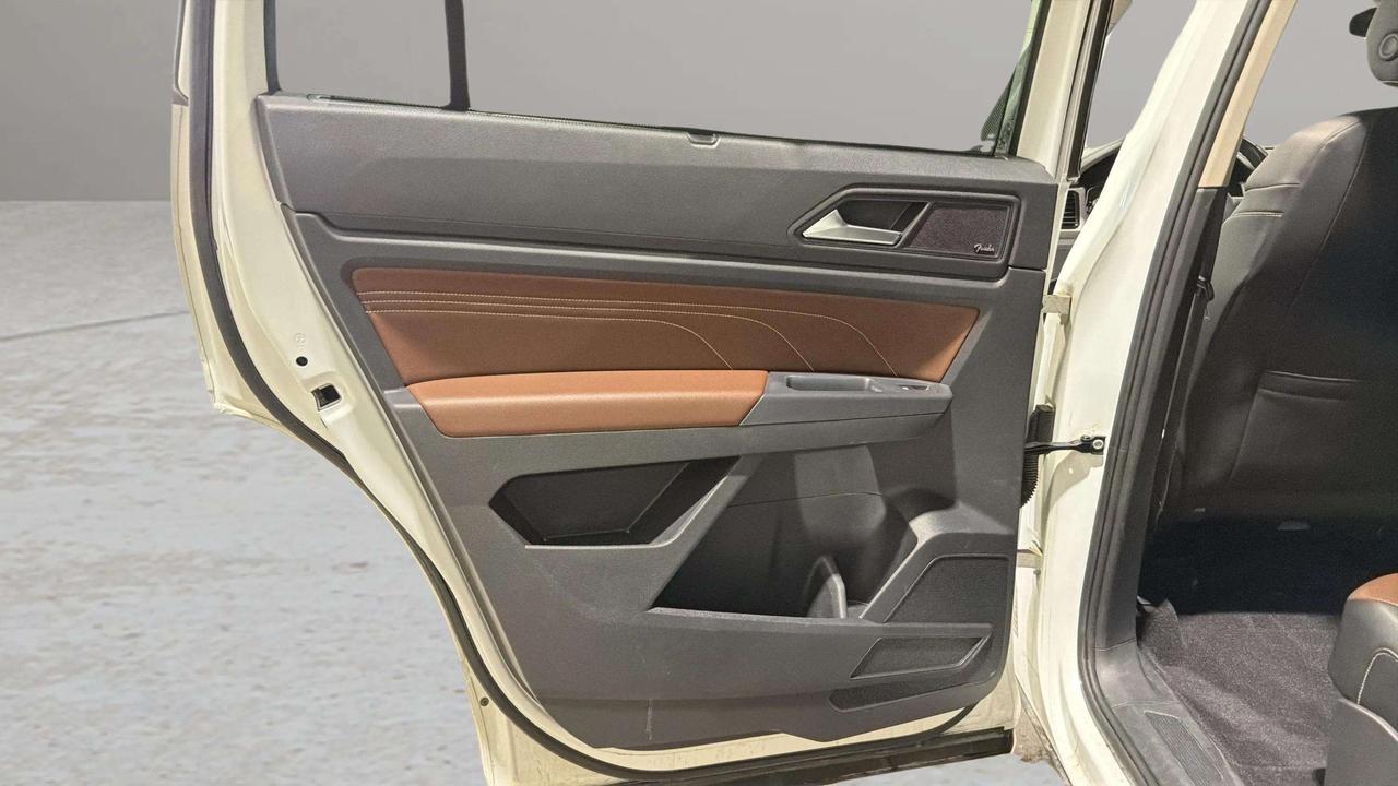 2021 Volkswagen Atlas EXECLINE R-LINE| AWD | PANO ROOF| CLEAN CARFAX Photo
