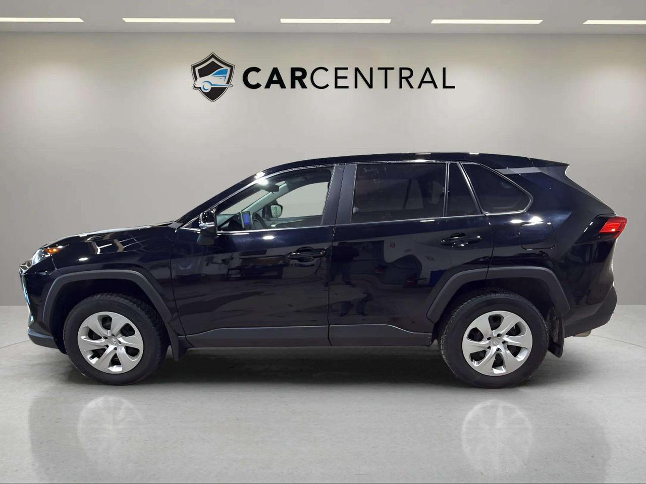 2023 Toyota RAV4 LE AWD | CARPLAY | LANE ASSIST | HEATED SEATS Photo
