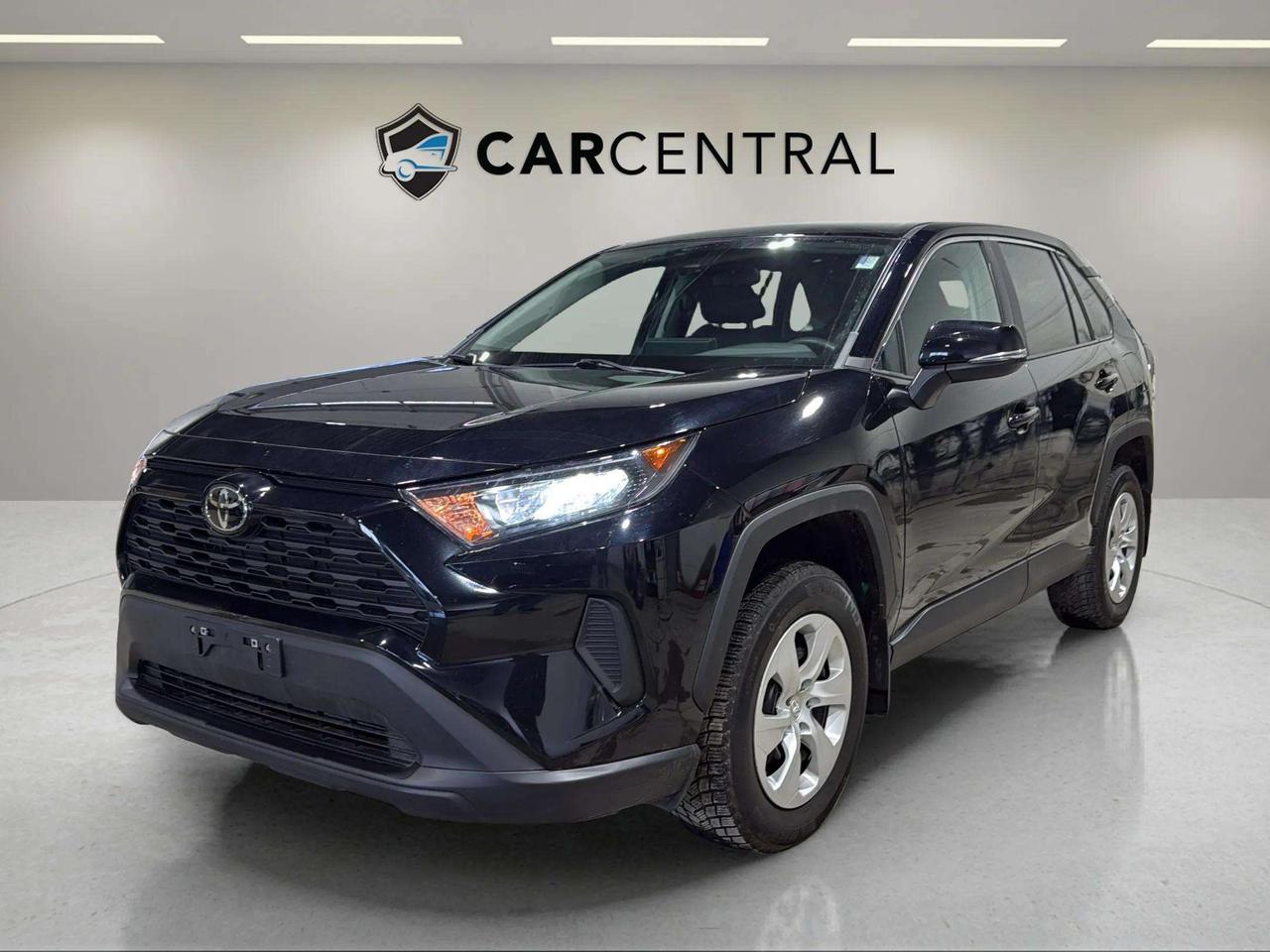 2023 Toyota RAV4 LE AWD | CARPLAY | LANE ASSIST | HEATED SEATS Photo0