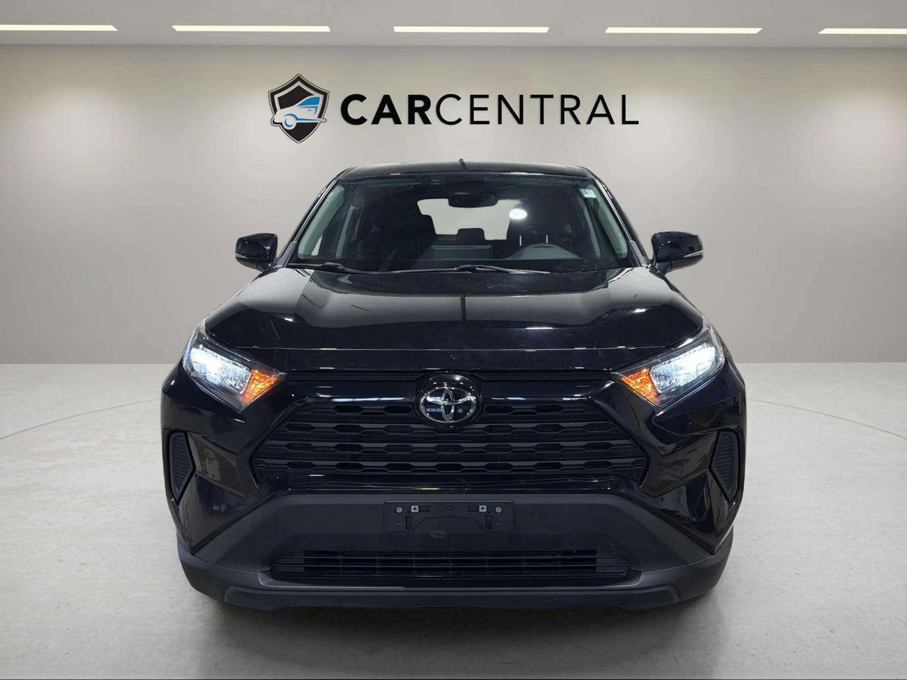 2023 Toyota RAV4 LE AWD | CARPLAY | LANE ASSIST | HEATED SEATS Photo