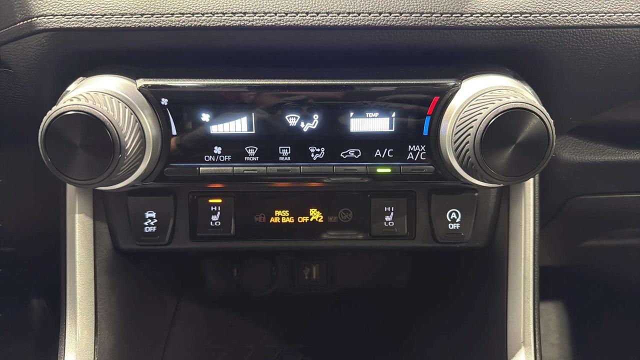 2023 Toyota RAV4 LE AWD | CARPLAY | LANE ASSIST | HEATED SEATS Photo