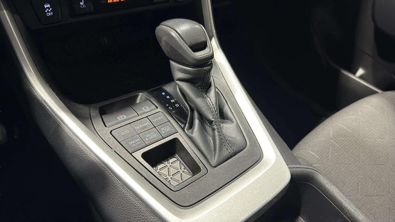 2023 Toyota RAV4 LE AWD | CARPLAY | LANE ASSIST | HEATED SEATS Photo
