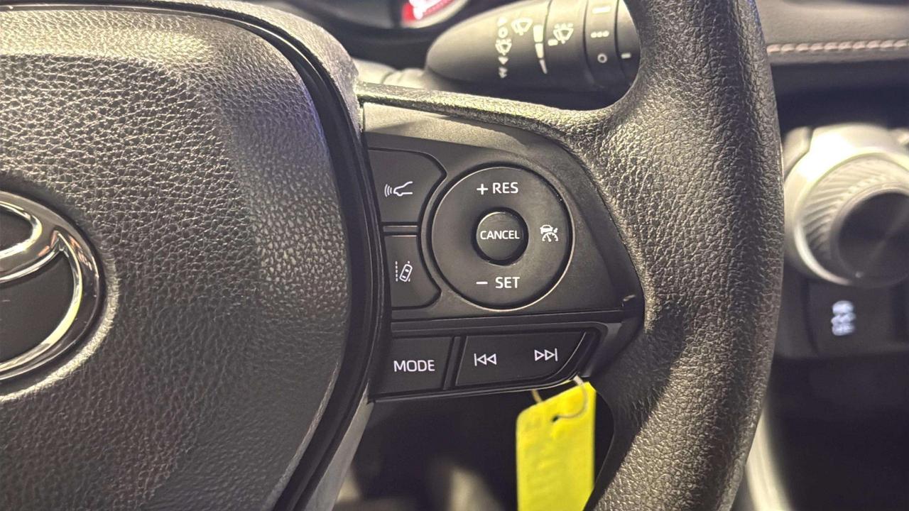 2023 Toyota RAV4 LE AWD | CARPLAY | LANE ASSIST | HEATED SEATS Photo