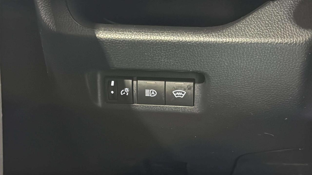 2023 Toyota RAV4 LE AWD | CARPLAY | LANE ASSIST | HEATED SEATS Photo