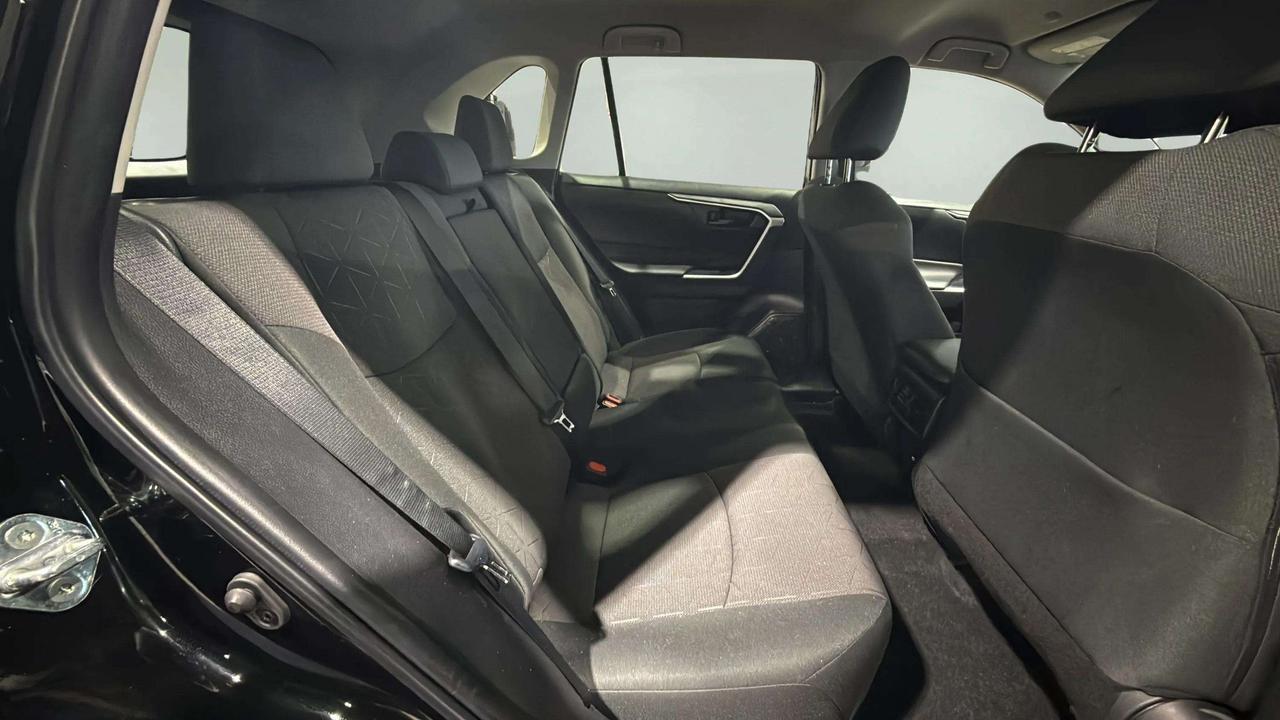 2023 Toyota RAV4 LE AWD | CARPLAY | LANE ASSIST | HEATED SEATS Photo