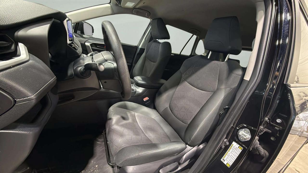 2023 Toyota RAV4 LE AWD | CARPLAY | LANE ASSIST | HEATED SEATS Photo