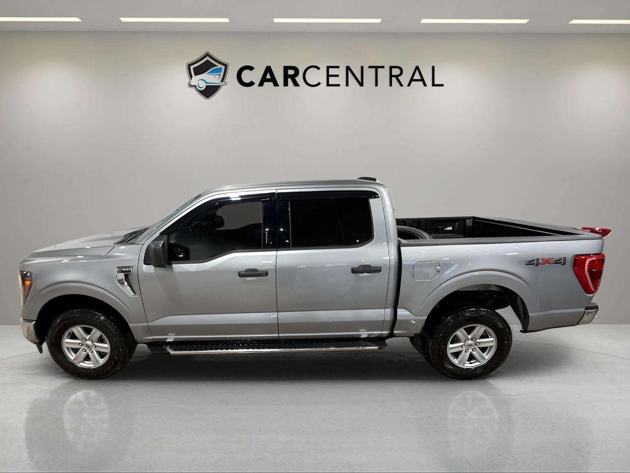 2023 Ford F-150 XLT 4X4| 3.5 ECOBOOST| CREW CAB| CLEAN CARFAX Photo