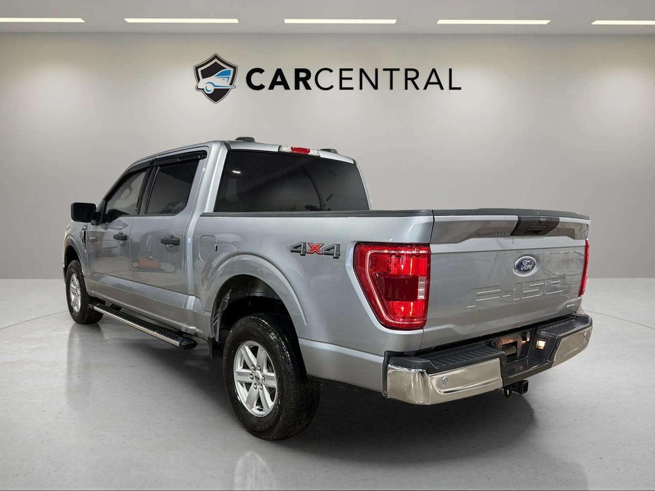 2023 Ford F-150 XLT 4X4| 3.5 ECOBOOST| CREW CAB| CLEAN CARFAX Photo2