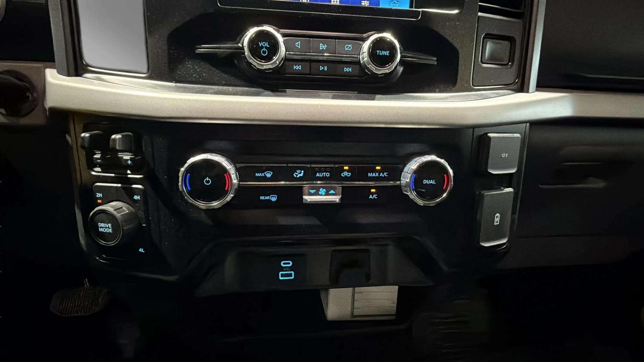 2023 Ford F-150 XLT 4X4| 3.5 ECOBOOST| CREW CAB| CLEAN CARFAX Photo