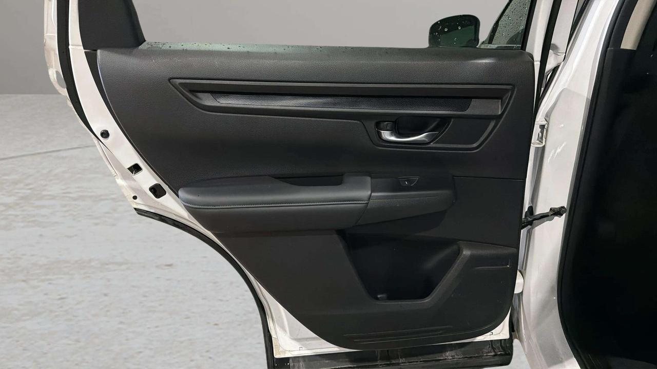 2025 Honda CR-V LX AWD | CARPLAY| 1 OWNER LEASE RETURN| CLEAN CARF Photo